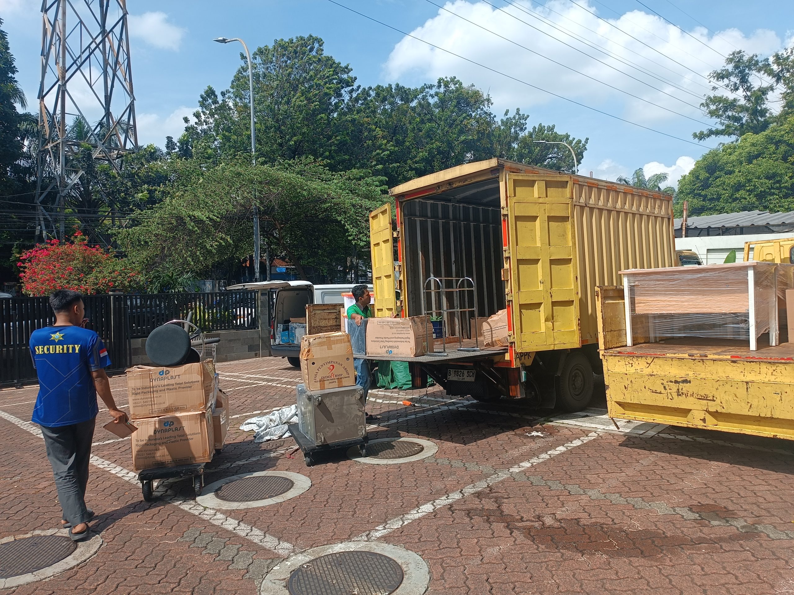 Handling logistik retrans international